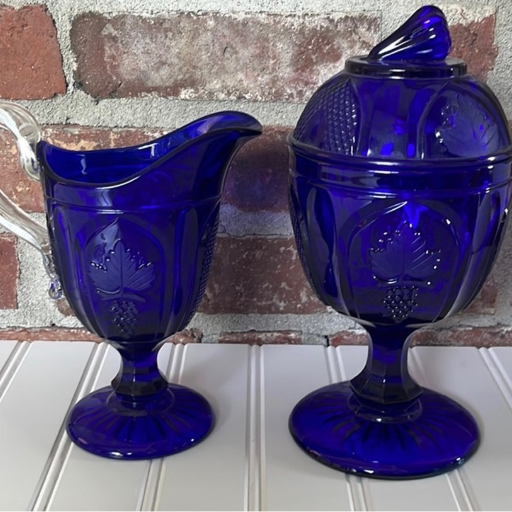 Vintage Metropolitan Museum of Art (MMA) Sugar and Creamer Bowl Grape Cluster